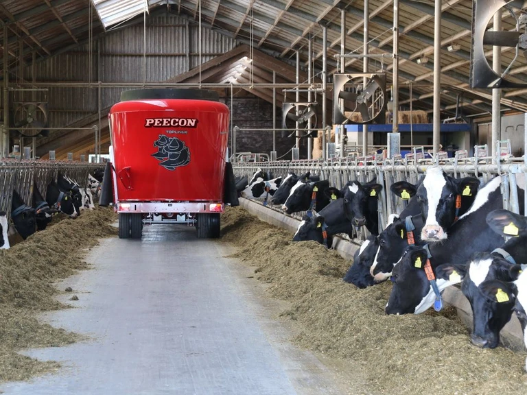 Bogserad mixervagn - Peecon