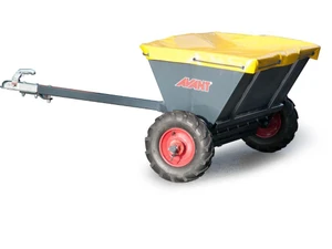 Sand-/saltspridare bogserad